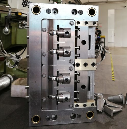 什么是液態(tài)硅膠注塑模具